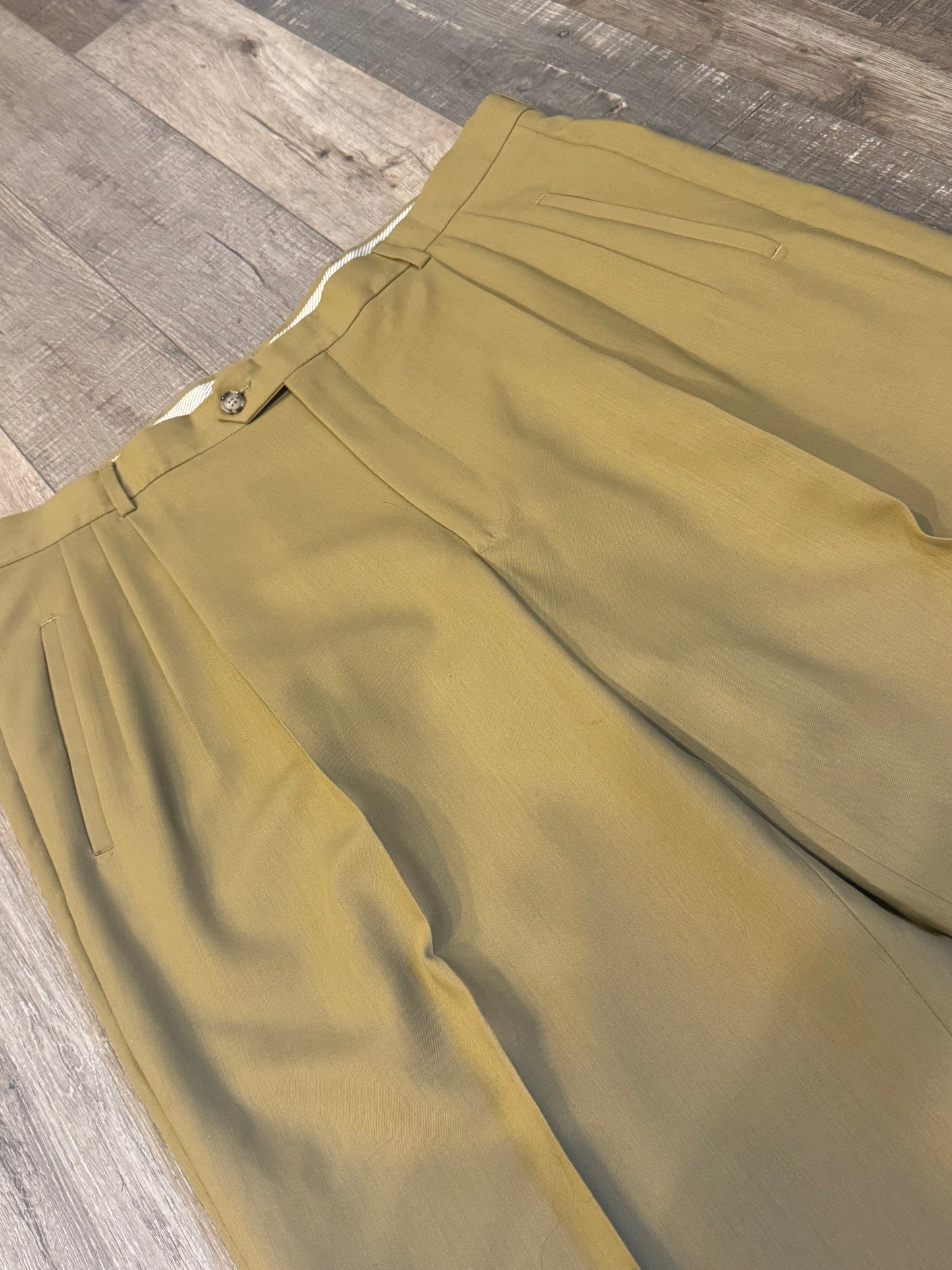 Triple pleated 100% Wool pants