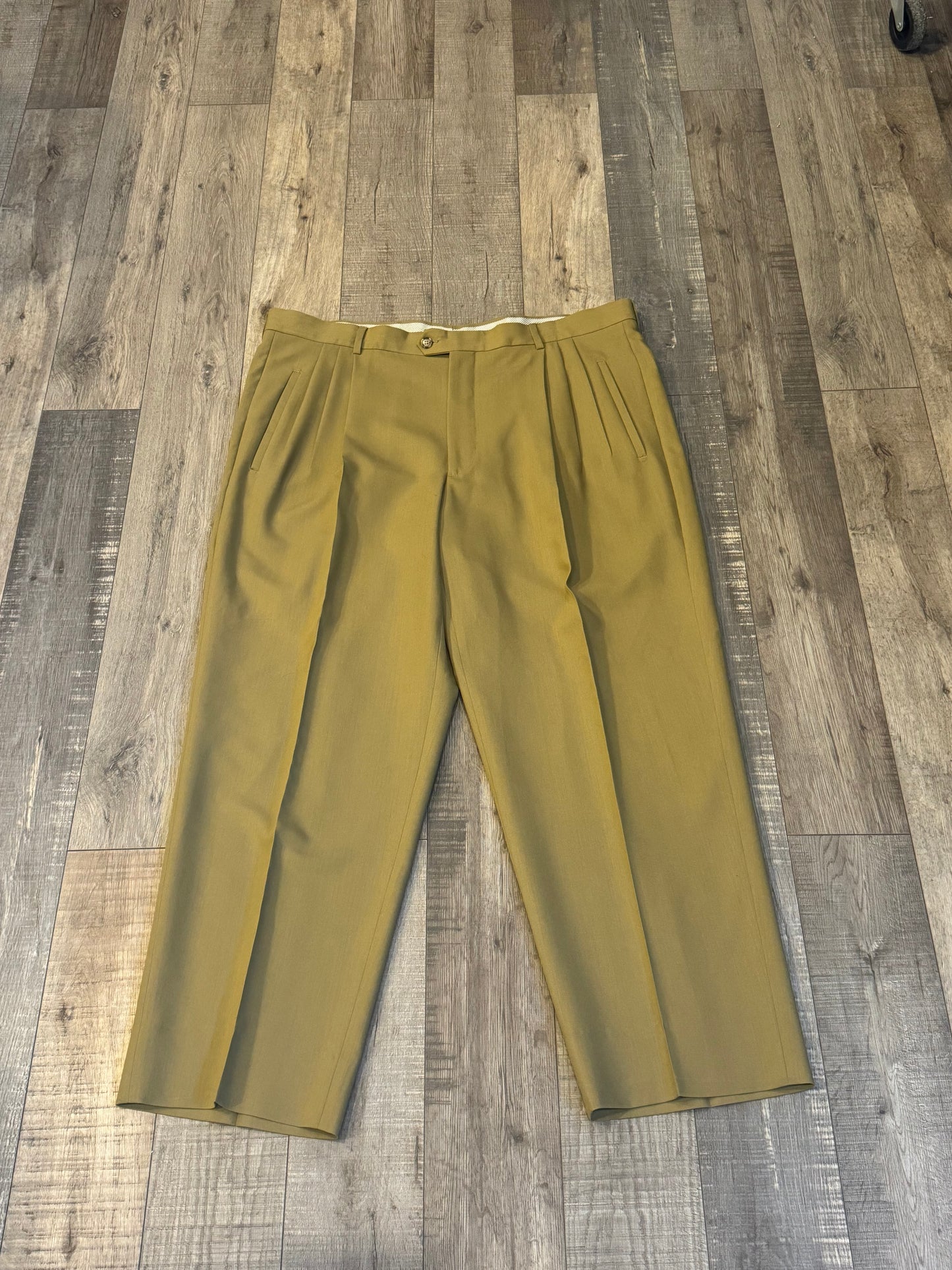 Triple pleated 100% Wool pants
