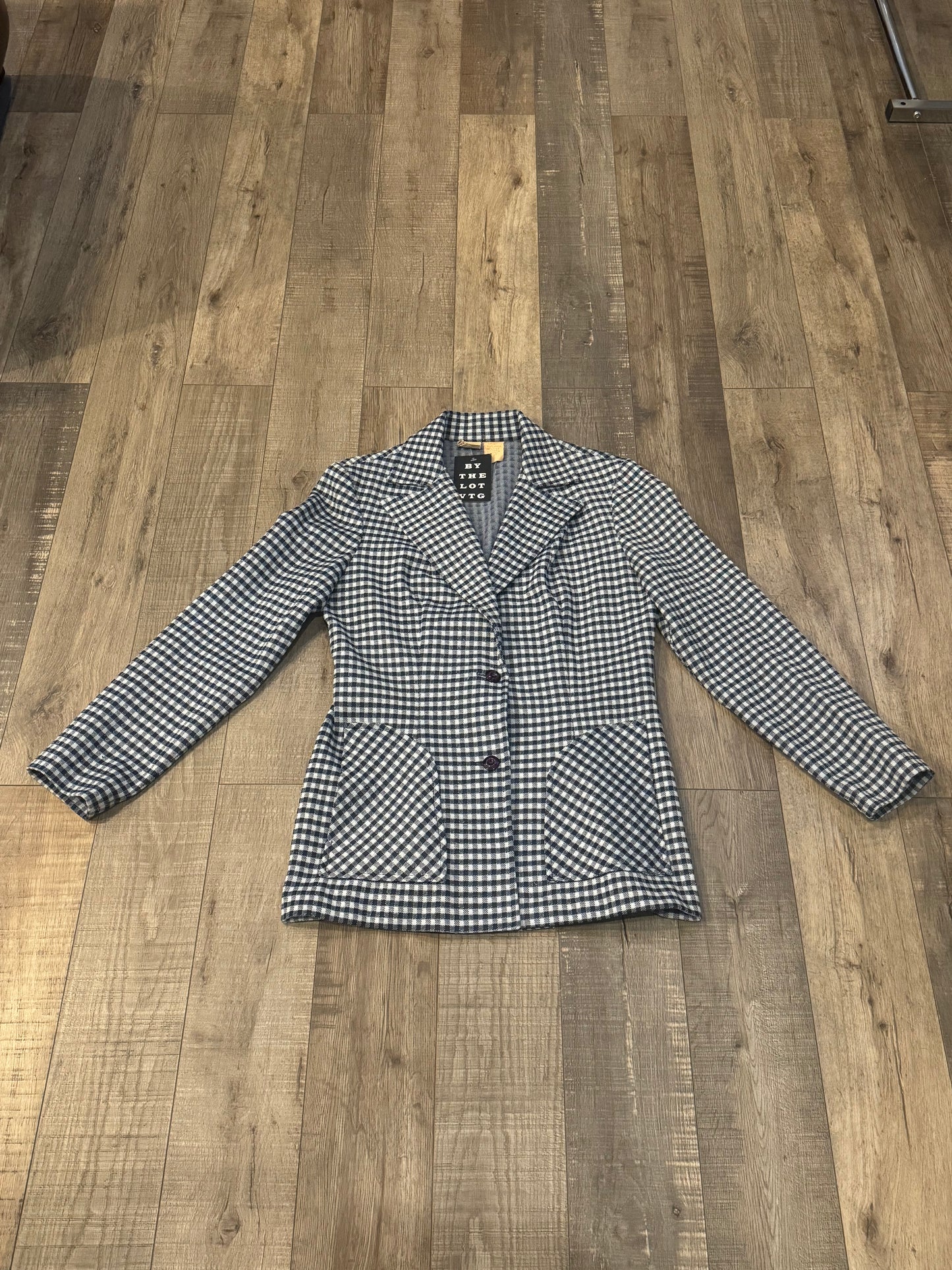 Women’s vintage shirt jacket plaid